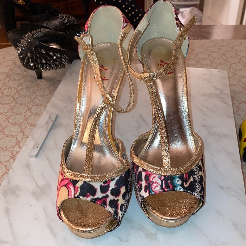 Kayleen by Los Angeles gold heels